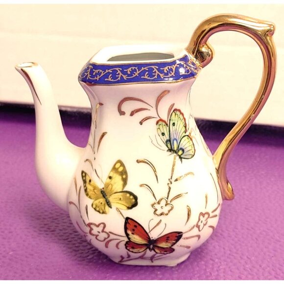 Miniature Porcelain Teapot With Gold Handle & Butterfly Design No Lid - Picture 3 of 6
